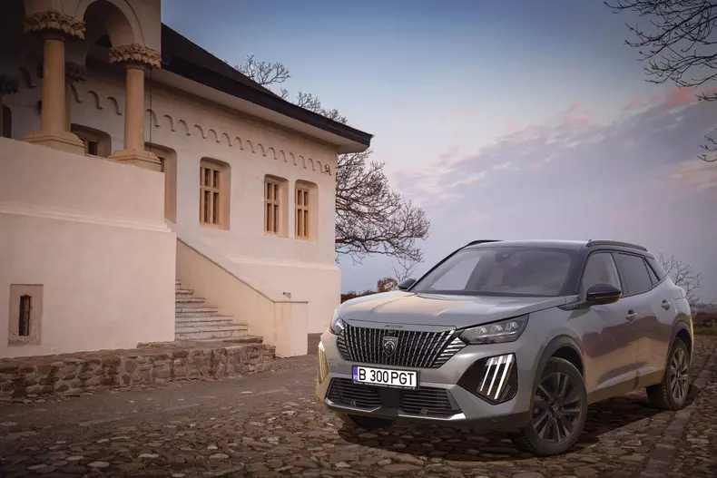 Peugeot 2008 facelift 004