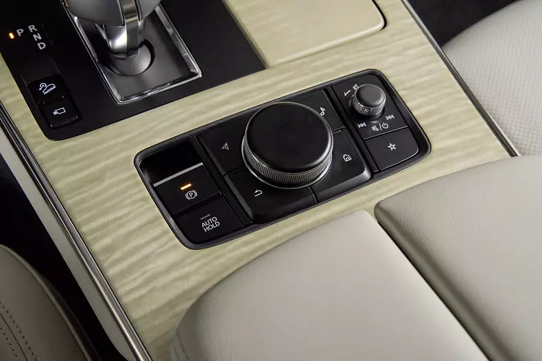 mazda_cx-80_interior_11