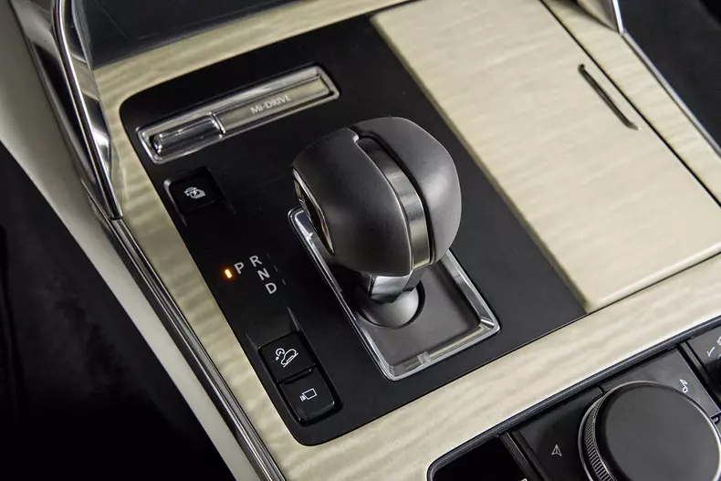 mazda_cx-80_interior_12