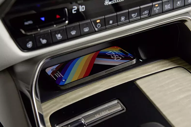 mazda_cx-80_interior_15