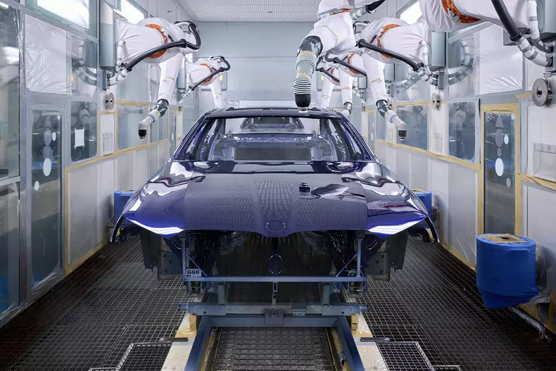 P90514868_highRes_production-bmw-5-ser