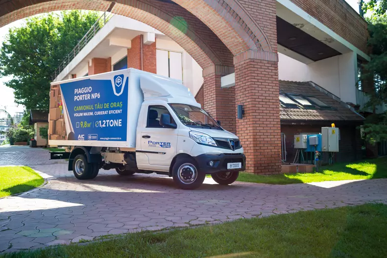 Piaggio Porter NP6 low res 034