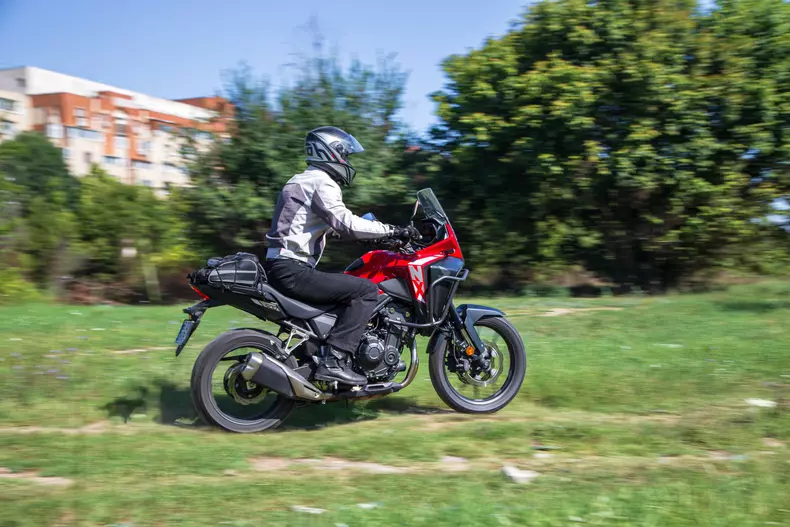 Honda NX low res 045