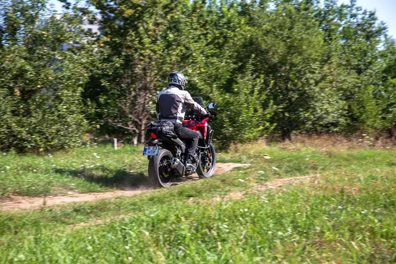 Honda NX low res 046