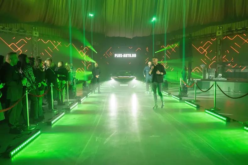 Plus auto low res 002