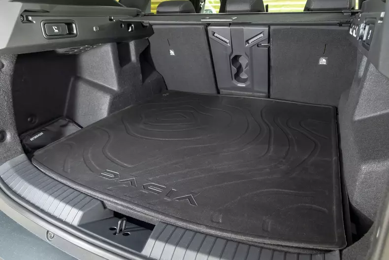 Dacia Bigster test Marsilia low res 011