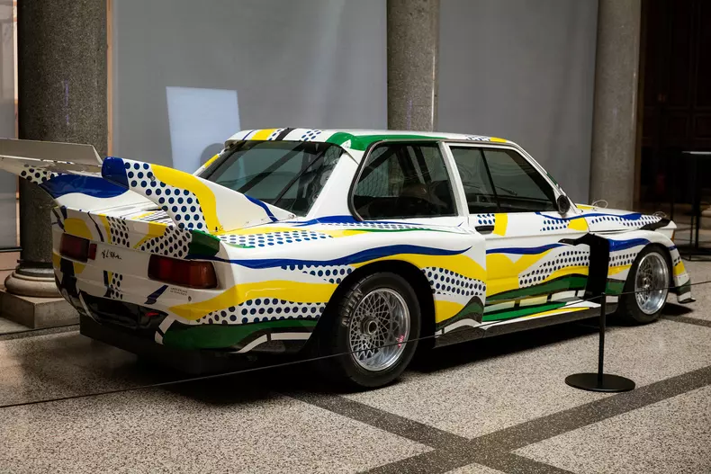 P90592301_highRes_revolution-of-art-20