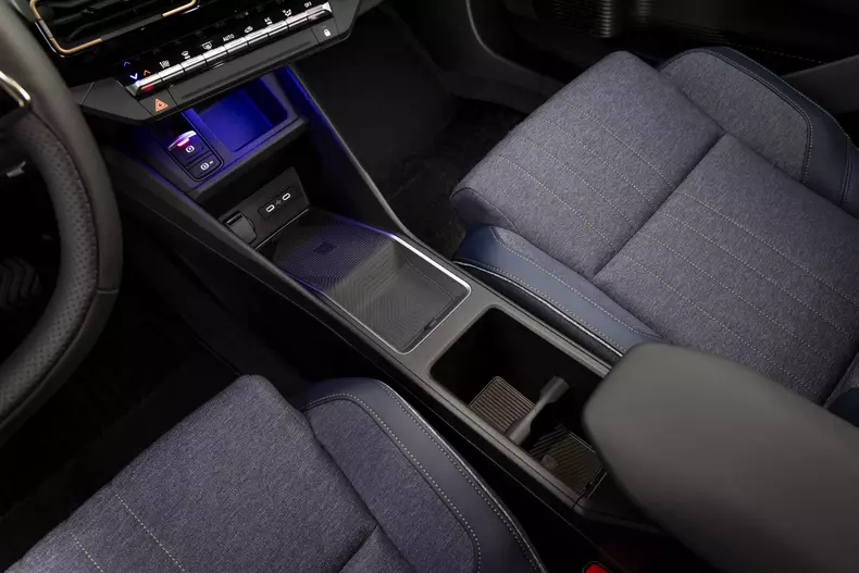 Renault R4 E-TECH Techno Bleue – Photo