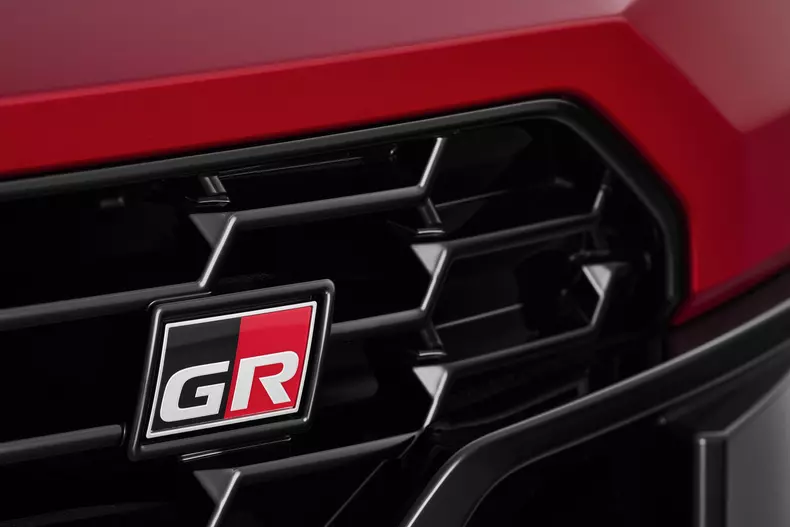 2026-rav4grsport-exterior-002