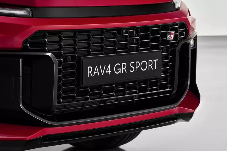 2026-rav4grsport-exterior-004