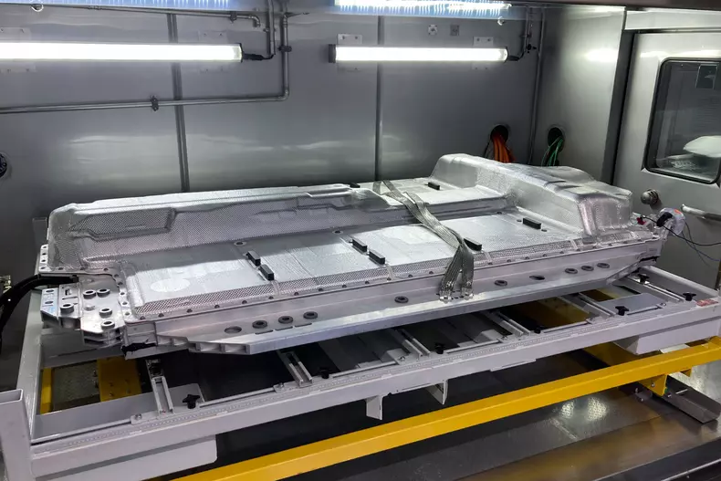 P90600179_highRes_bmw-i7-with-all-soli