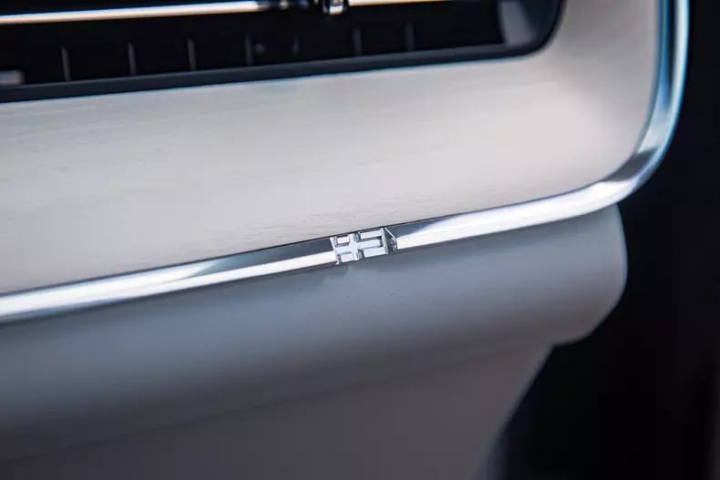 Volvo EX90 low res 010