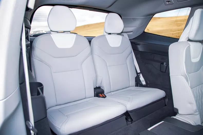 Volvo EX90 low res 039