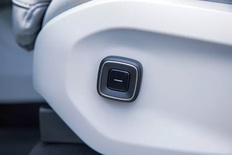 Volvo EX90 low res 051