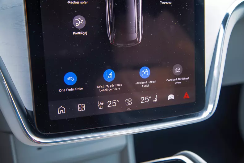 Volvo EX90 low res 058