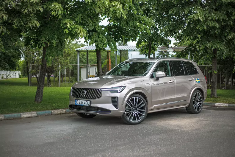 Volvo XC90 low res 005