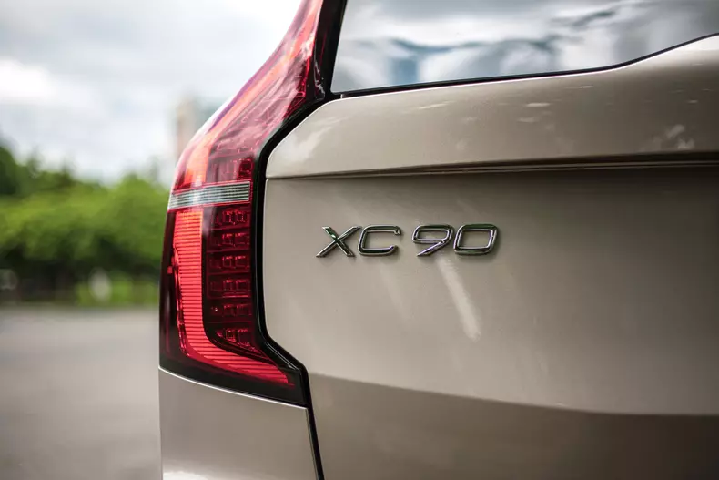 Volvo XC90 low res 007