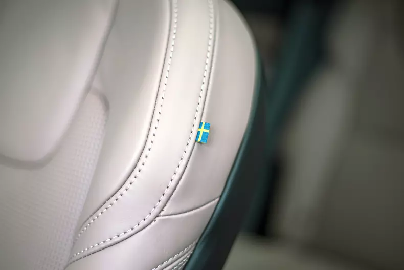 Volvo XC90 low res 012