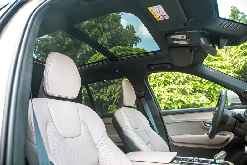 Volvo XC90 low res 038