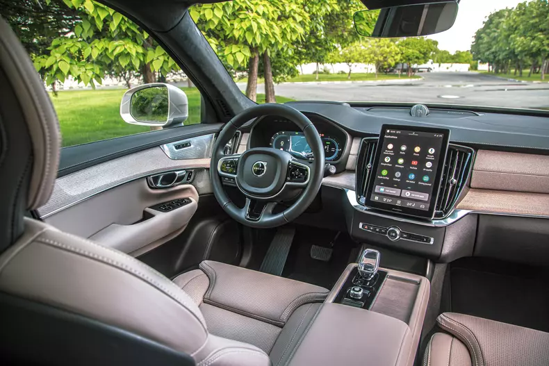 Volvo XC90 low res 040