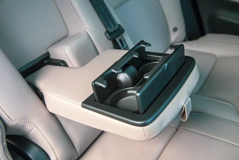 Volvo XC90 low res 041