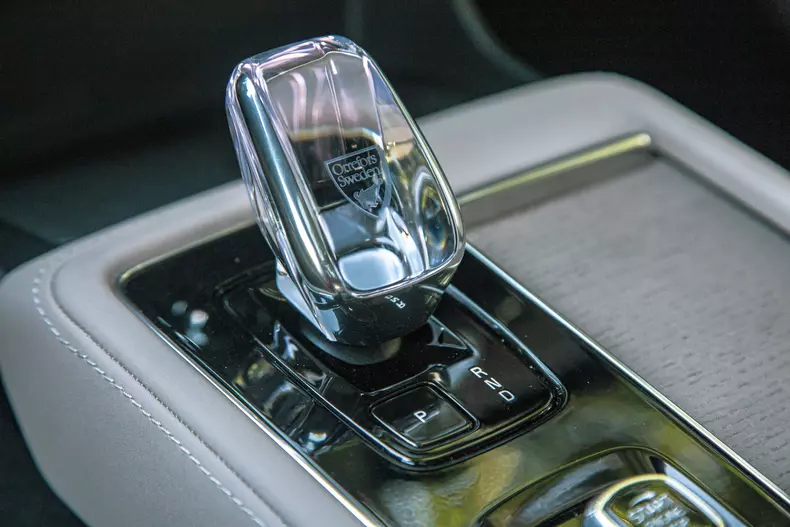 Volvo XC90 low res 052