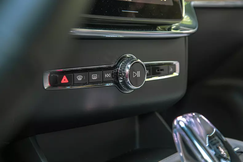 Volvo XC90 low res 055