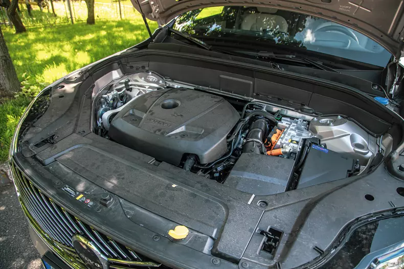 Volvo XC90 low res 057