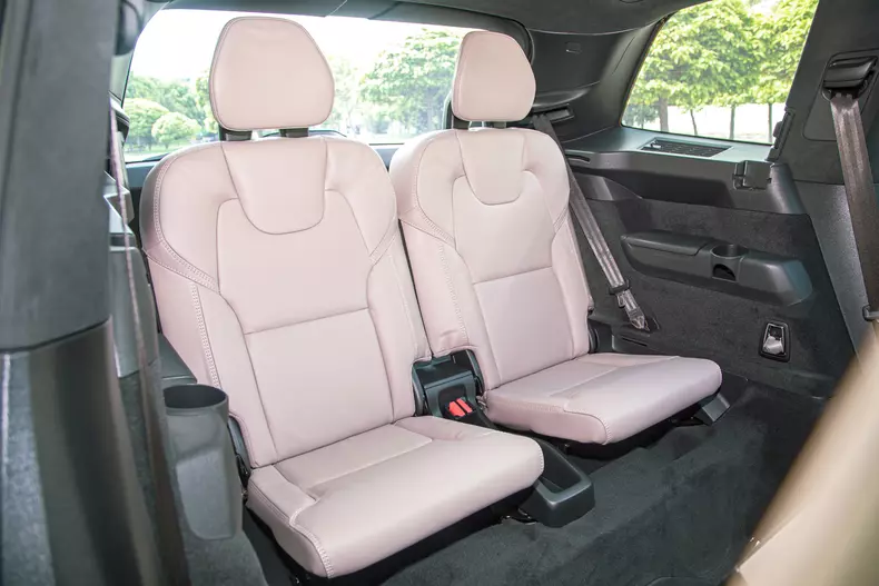 Volvo XC90 low res 064