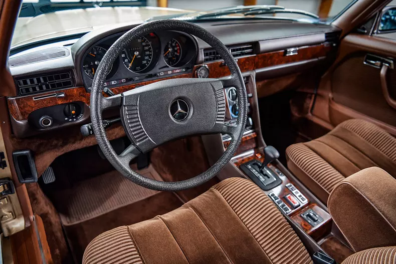 Mercedes-Benz 450 SEL 6.9: „Das beste Automobil“ seiner Zeit feiert 50. GeburtstagMercedes-Benz 450 SEL 6.9: “The best car” of its time turns 50