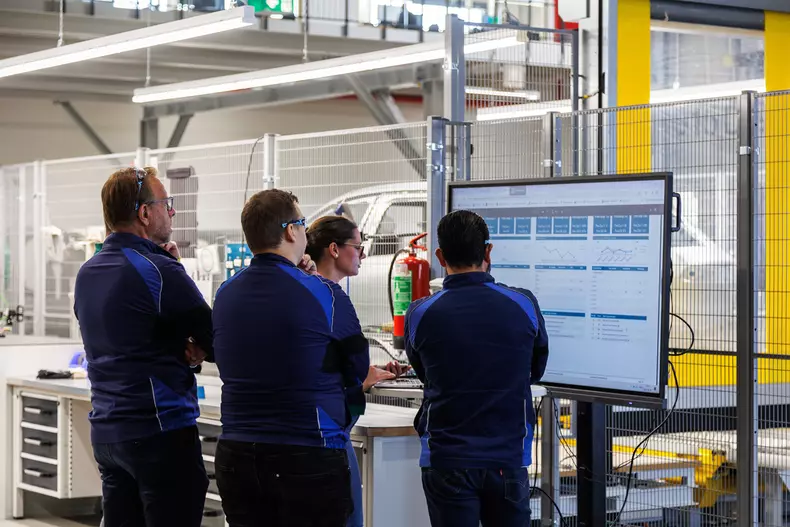 P90617932_highRes_bmw-group-plant-debr