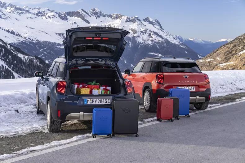 P90625645_highRes_mini-aceman-se-with-