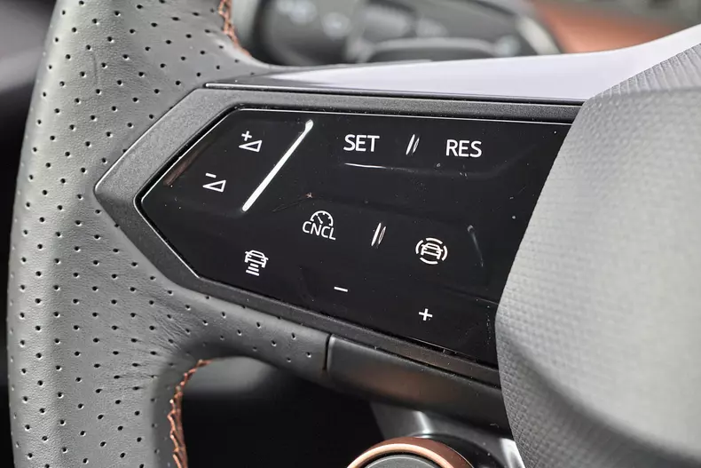 VT Cupra Tavascan Kia EV6 Xpeng G9