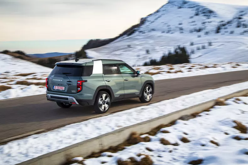 KGM Torres Hybrid low res 001