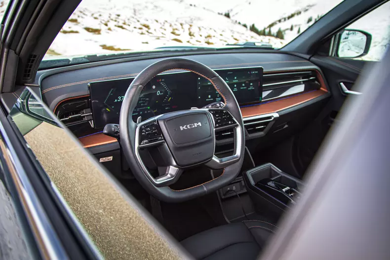 KGM Torres Hybrid low res 036