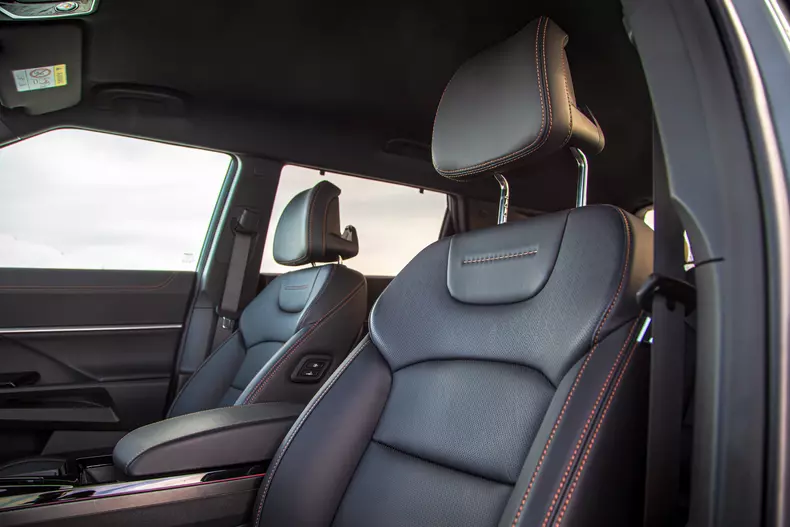 KGM Torres Hybrid low res 039