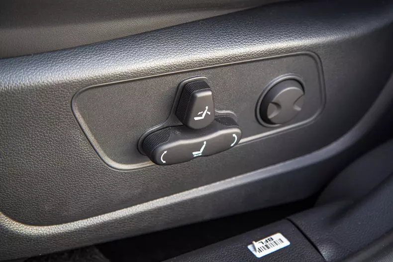 KGM Torres Hybrid low res 040