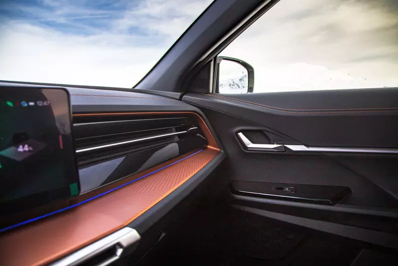 KGM Torres Hybrid low res 045