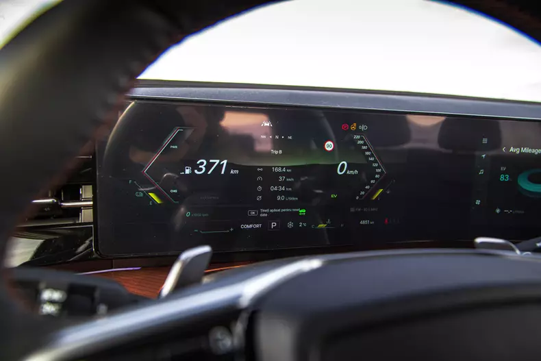 KGM Torres Hybrid low res 046