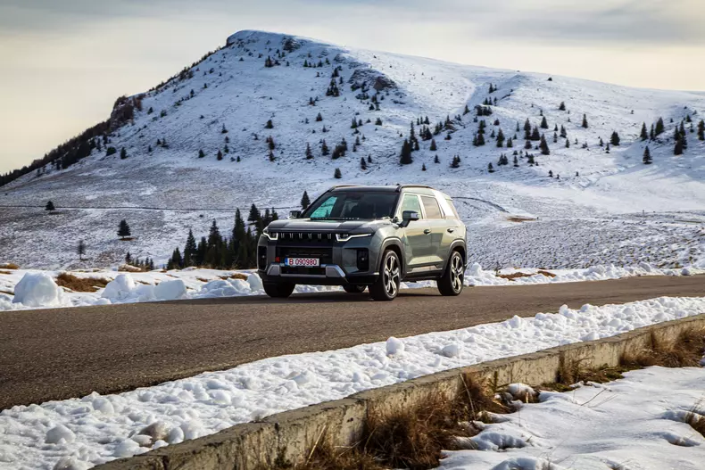 KGM Torres Hybrid low res 050