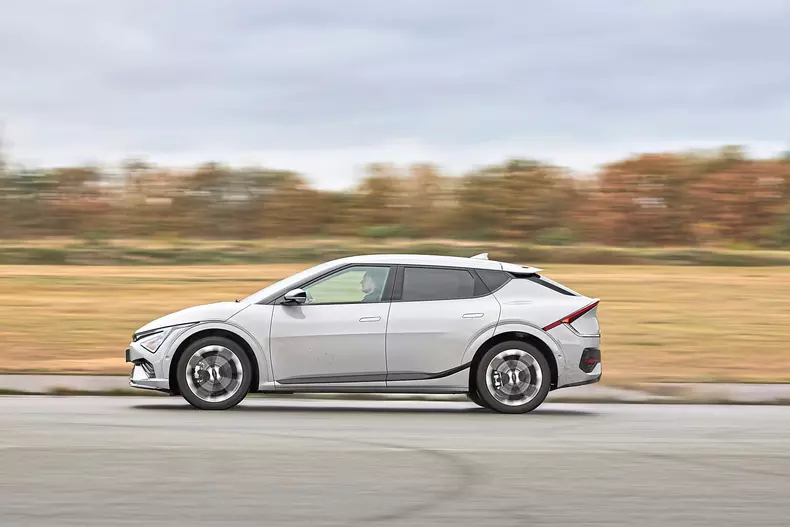 VT Cupra Tavascan Kia EV6 Xpeng G9