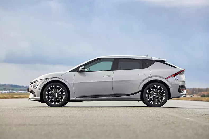 VT Cupra Tavascan Kia EV6 Xpeng G9