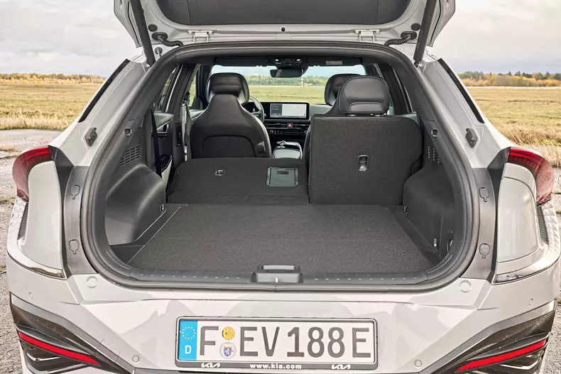VT Cupra Tavascan Kia EV6 Xpeng G9
