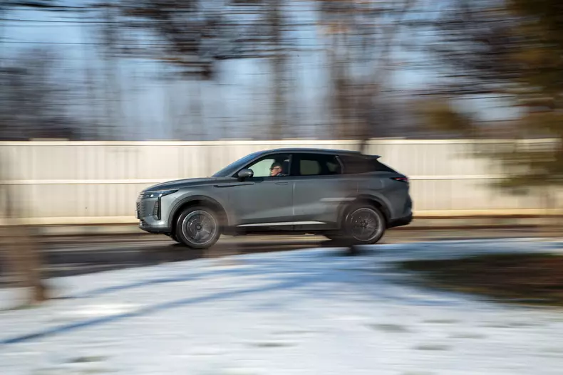 Omoda 9 SHS low res 001