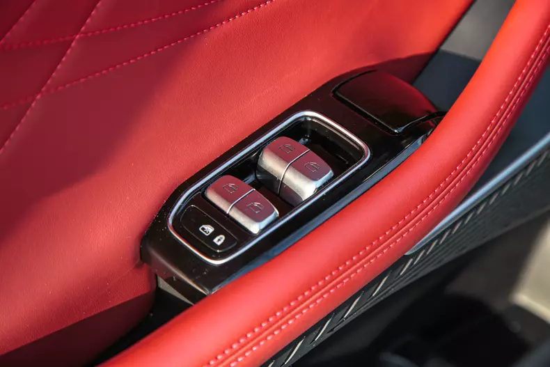 Omoda 9 SHS low res 011