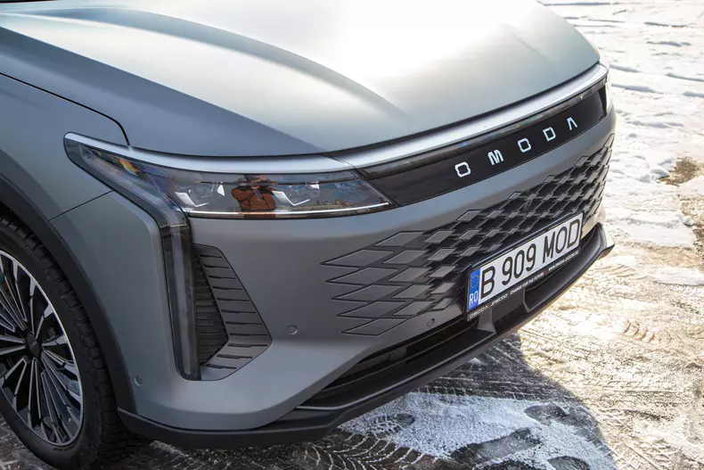 Omoda 9 SHS low res 016