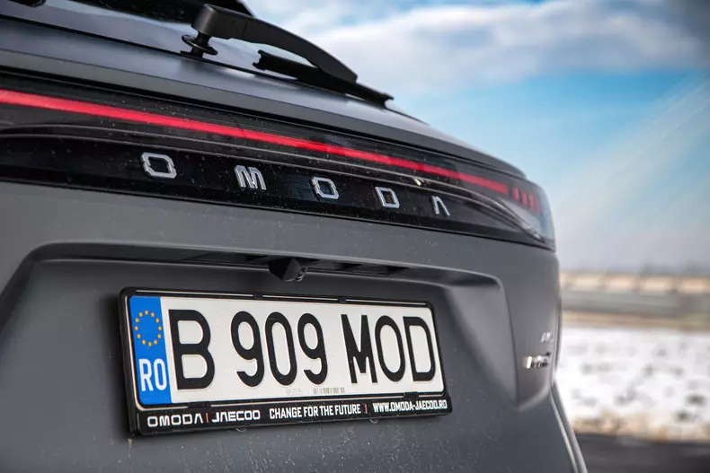 Omoda 9 SHS low res 018