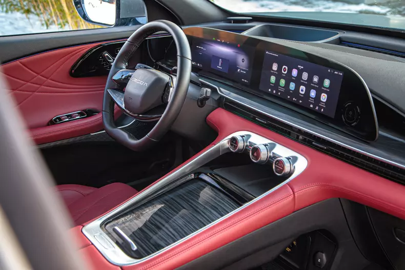 Omoda 9 SHS low res 041