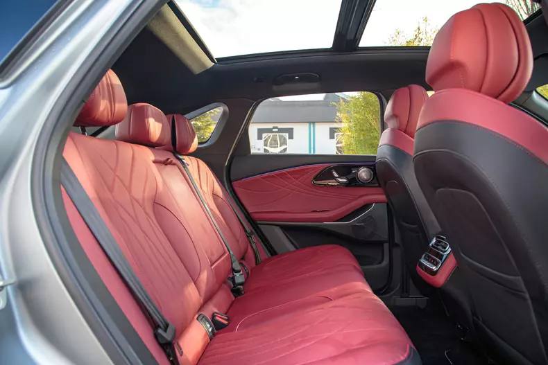 Omoda 9 SHS low res 042