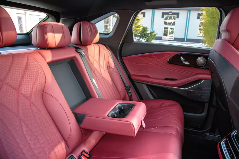 Omoda 9 SHS low res 044